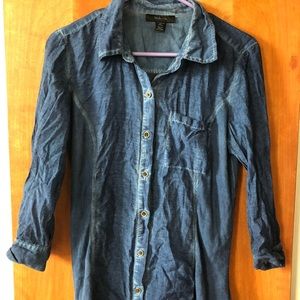 3/$25 ❤️ Dark denim shirt